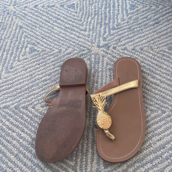 Lilly Pulitzer for Target gold pineapple sandals size 6 - Picture 2 of 3